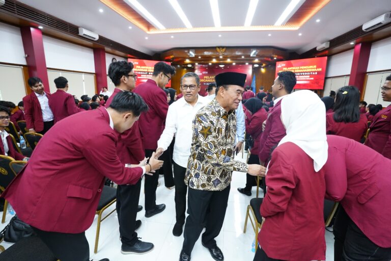 Pelantikan Ormawa UMM, Muhadjir Effendy: “Mahasiswa yang Pintar Itu Ya Aktivis”
