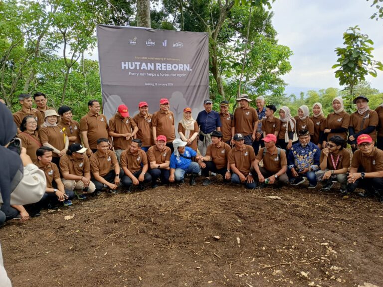Perayaan Sewindu Rayz UMM: Luncurkan Program “Hutan Reborn” untuk Kelestarian Alam Malang