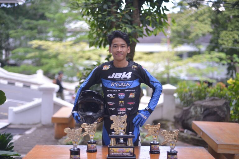 Dahsyat! Mahasiswa UMM Javier Bhagawanta Taklukkan Tanah Papua, Borong Podium dan Sabet Juara Umum Keerom Cup 2026
